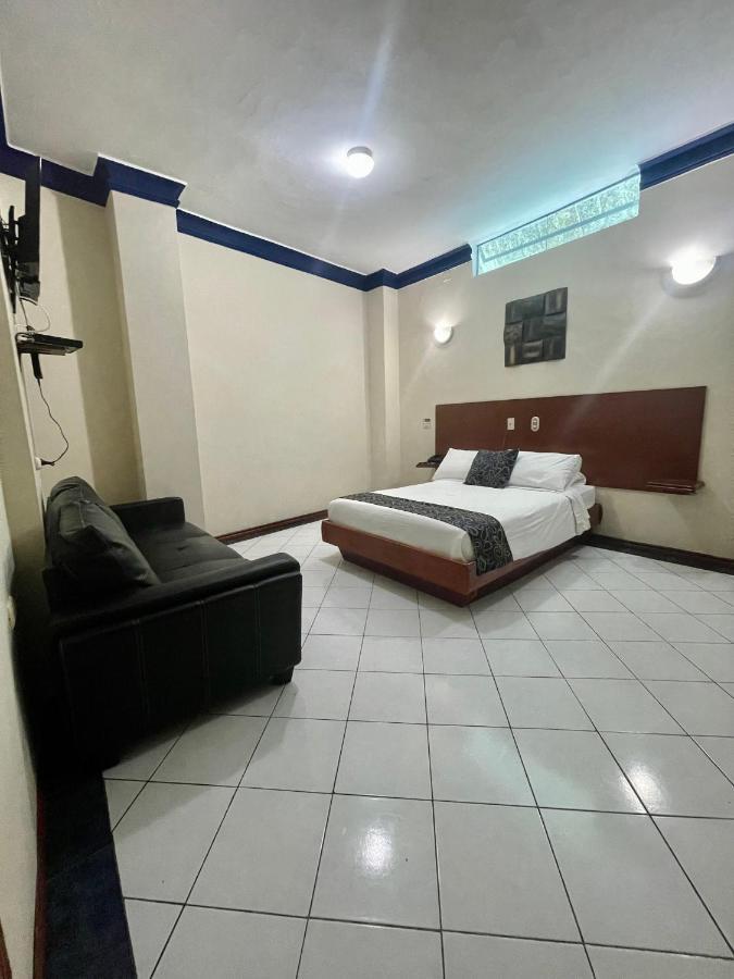 House Center Hotel Milagro Buitenkant foto